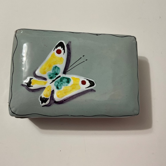 Majolica Ceramic Box with Lid Butterfly Decor Italy Mid Century Modern - Picture 4 of 10